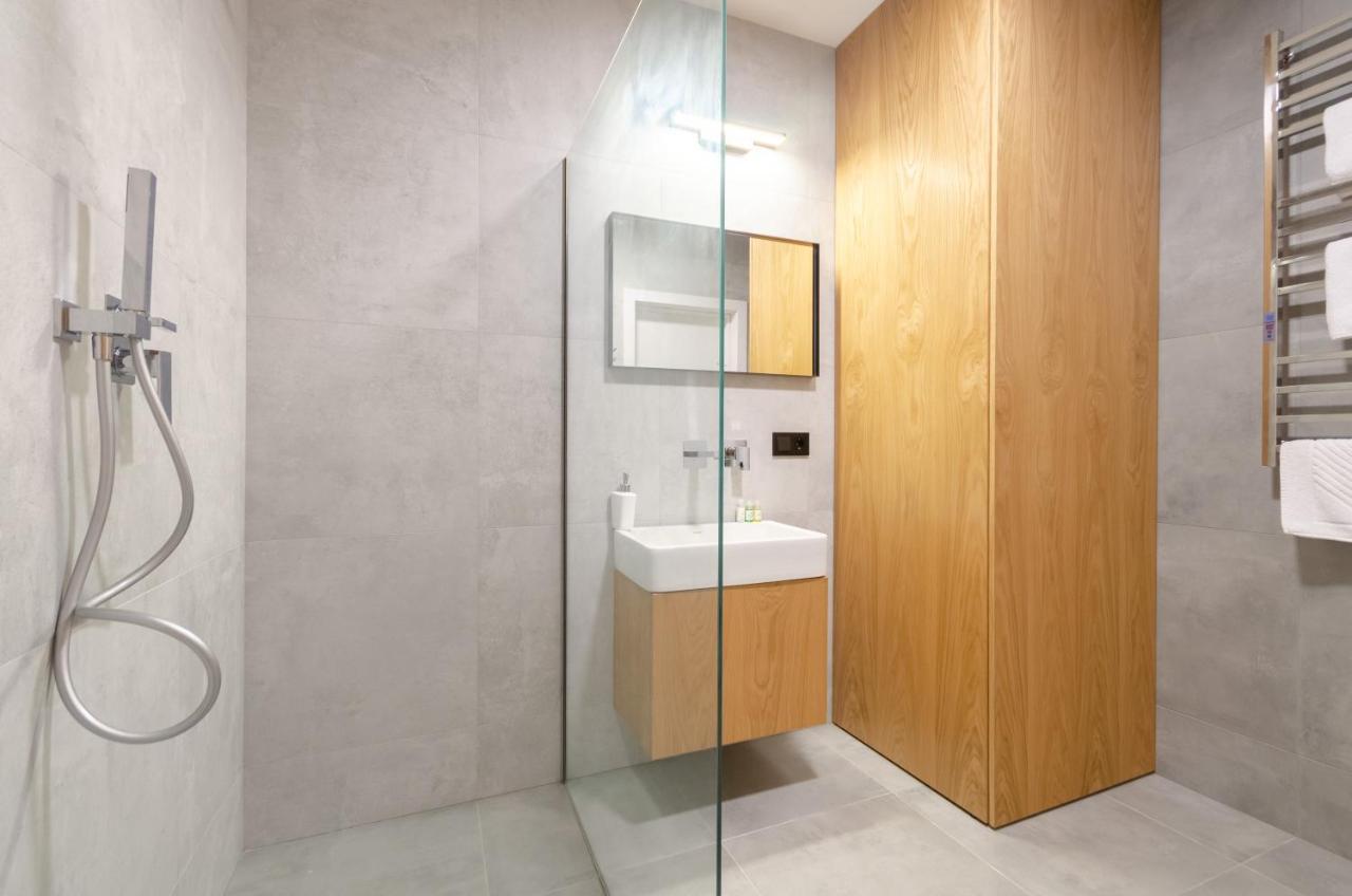 Petrovdom 12-95 Loft Apartments At Rc Kvartet, 16Г Vasyl Lypkivskyi Street Kiev Dış mekan fotoğraf